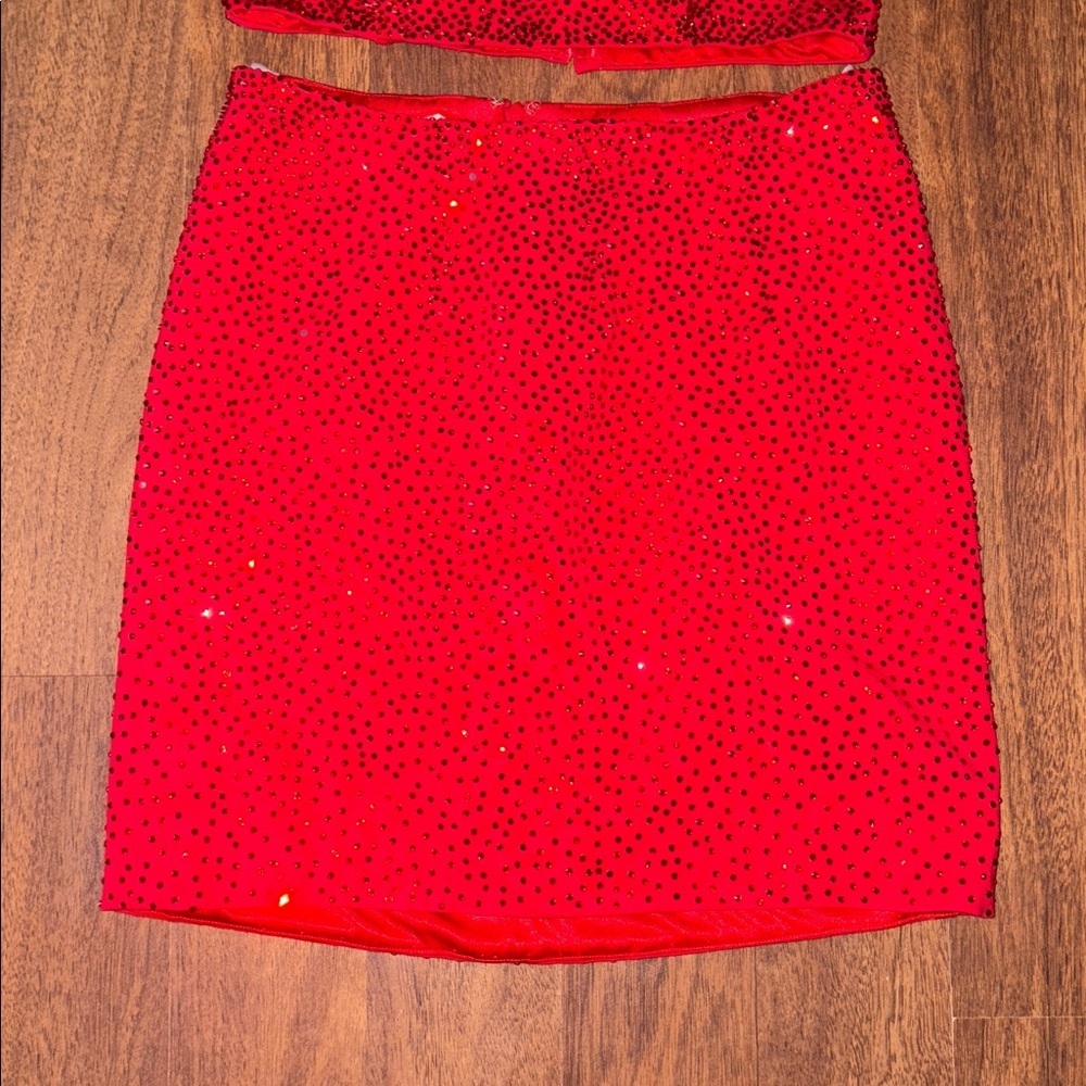 SHERRI HILL TWO PIECE FORMAL SET IN RED size 10
DRESS 50701 - Picture 5 of 11